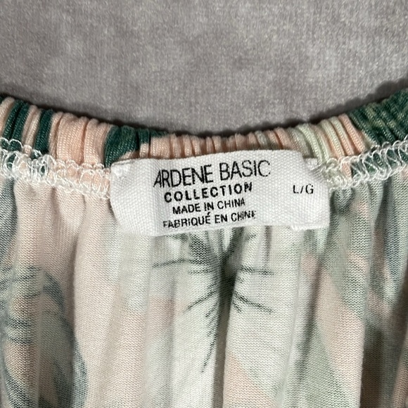 Ardene Basic Collection | Pink & Green Long Sleeve Tropical Floral Romper Large - Picture 5 of 10